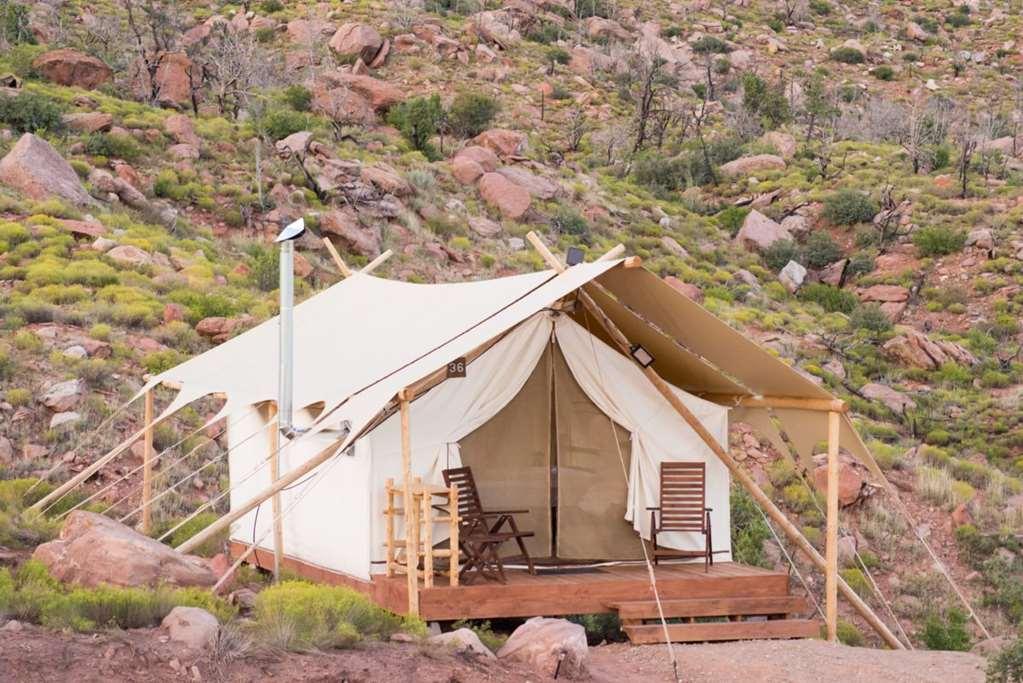 Under Canvas Zion Virgin Phòng bức ảnh