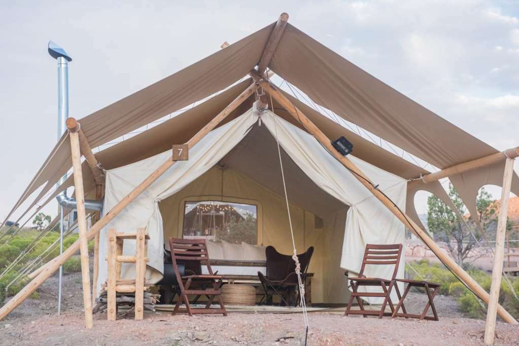 Under Canvas Zion Virgin Phòng bức ảnh